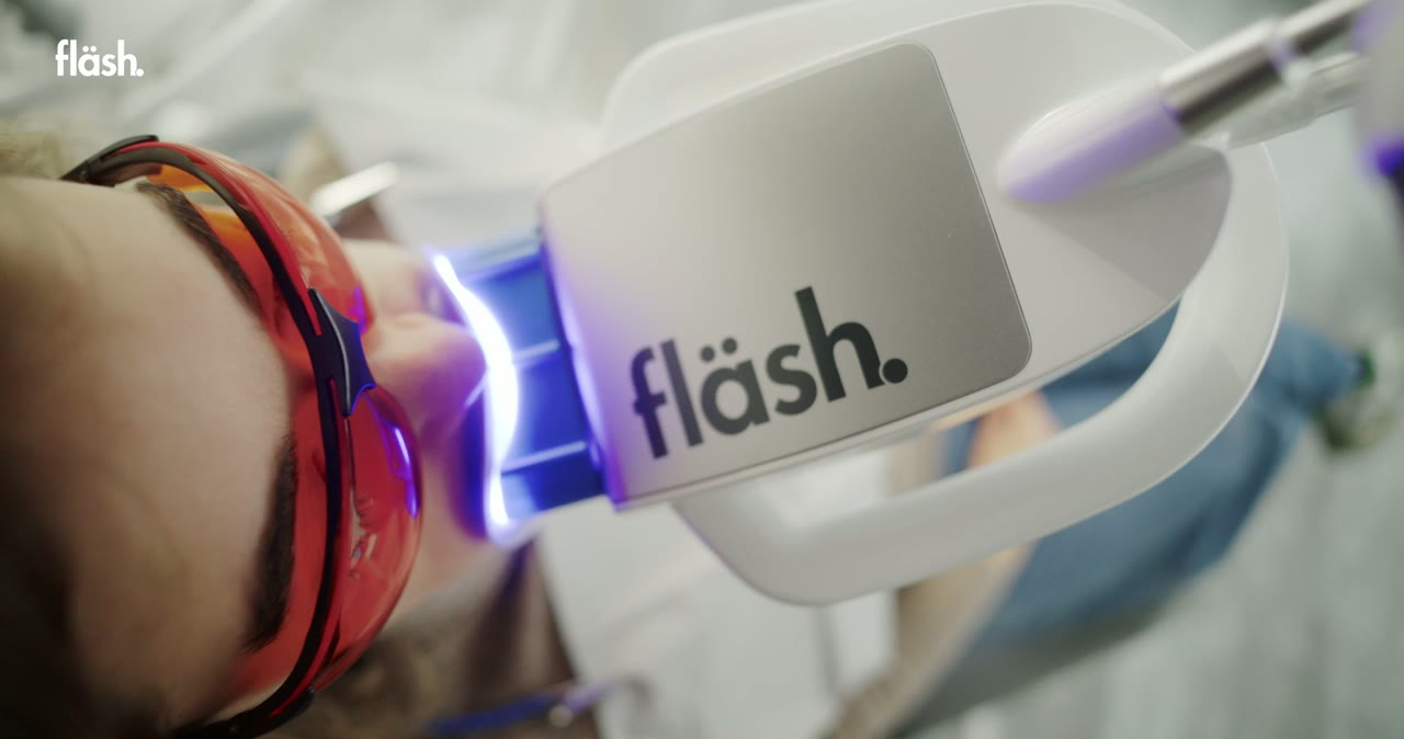 FLÄSH Tooth Whitening — directed by Moritz Henneberg